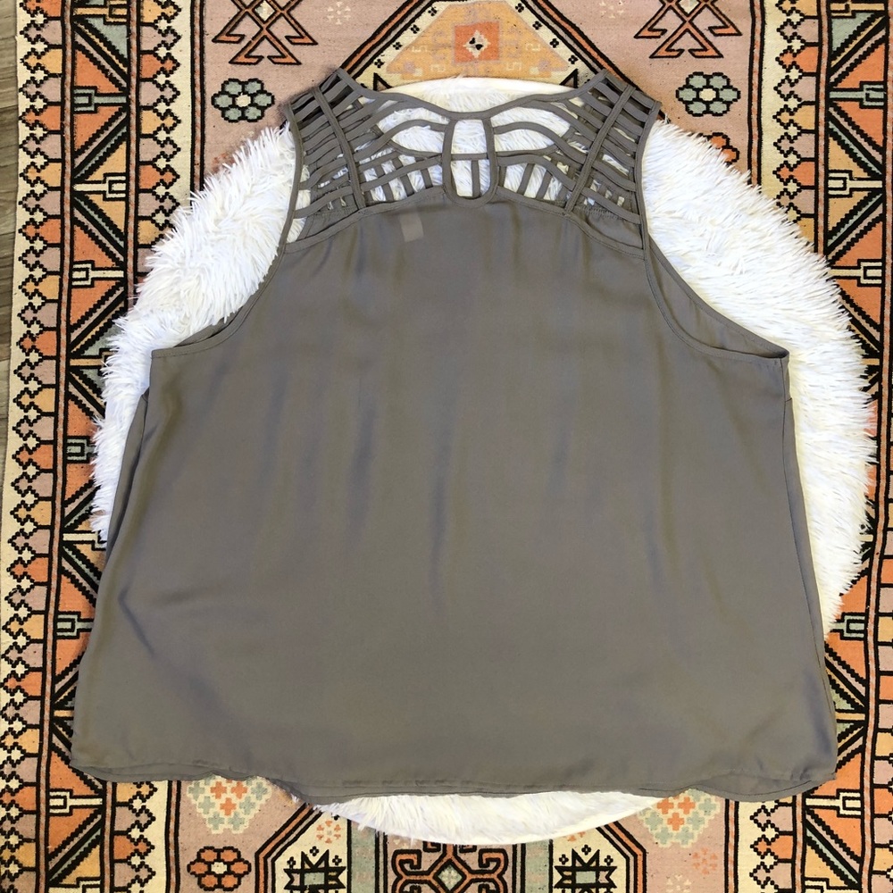 Torrid Gray caged blouse - Picture 2 of 4